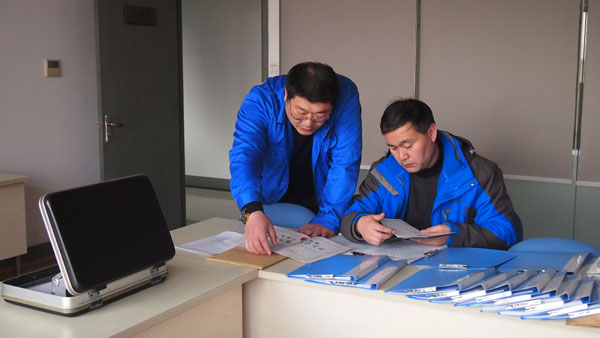 2014年2月20日,青岛开发区长江路交通管理所对我司进行2013年度质量信誉考核。在各部门的共同努力下,青岛胜狮再次以优异的成绩顺利通过青岛市2013年度质量信誉考核。这也是我公司自2010年以来连续第四次荣获优秀站场称号。